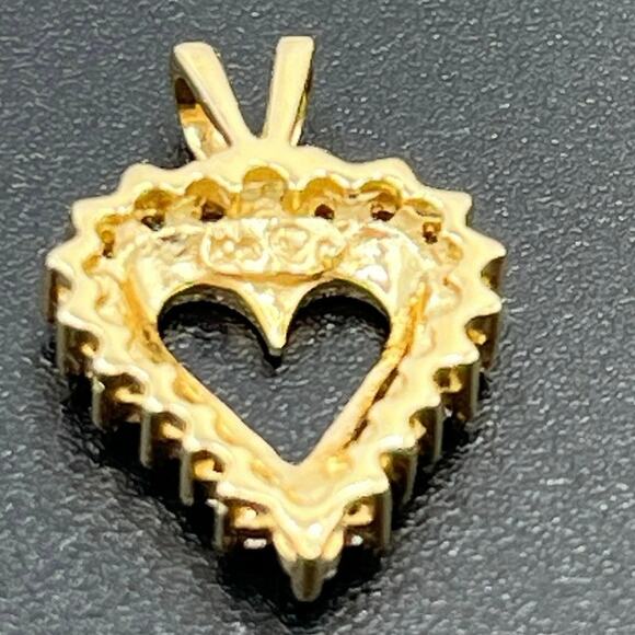 Signed 10K Yellow Gold Diamond Heart 0.20ct TW 20 Diamond 1.25g Pendant - Picture 11 of 11